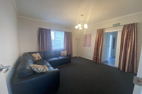 Photo of property in 28 Cambria Street, Hawera, 4610