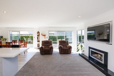 Photo of property in 1 Silicon Way, Fitzherbert, Palmerston North, 4410