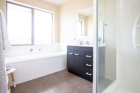 Photo of property in 64 Somerville Crescent, Aidanfield, Christchurch, 8025