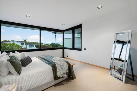 Photo of property in 51 Pacific Parade, Army Bay, Whangaparaoa, 0930