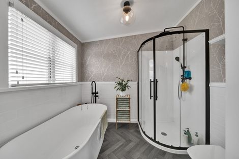 Photo of property in 128 Miranda Street, Stratford, 4332