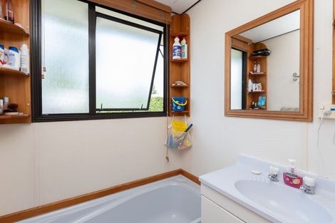 Photo of property in 64 Garland Drive, St Andrews, Hamilton, 3200