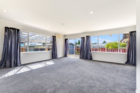 Photo of property in 32 Northolt Road, Fairview Downs, Hamilton, 3214