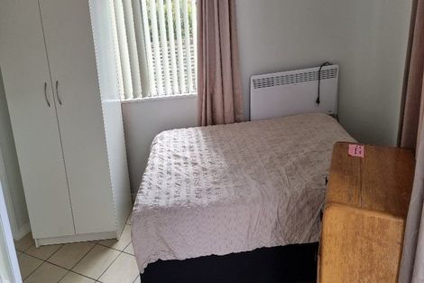 Photo of property in 18 Cheryl Place, Hillcrest, Auckland, 0627