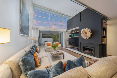 Photo of property in 12 Holly Road, St Albans, Christchurch, 8014