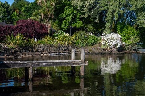 Photo of property in 15 Manahi Avenue, Kawaha Point, Rotorua, 3010