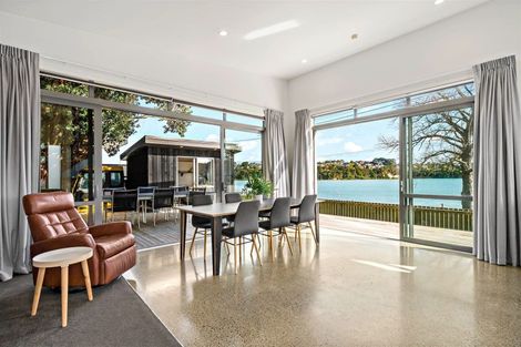 Photo of property in 12b Chapman Road, Te Atatu Peninsula, Auckland, 0610