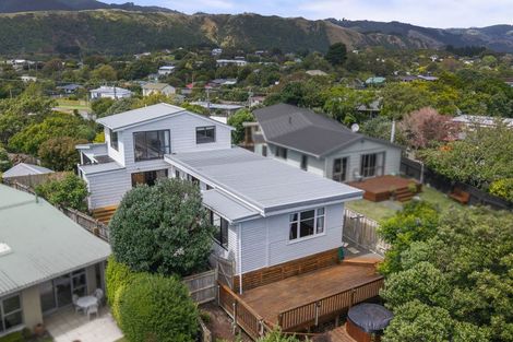 Photo of property in 5 Miro Road, Raumati South, Paraparaumu, 5032