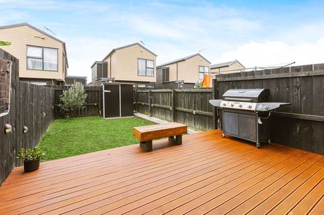Photo of property in 12 Dignity Street, Papakura, 2110