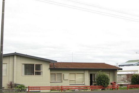 Photo of property in 39 Birdwood Avenue, Moturoa, New Plymouth, 4310