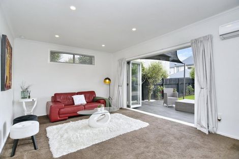 Photo of property in 15 Hargest Crescent, Sydenham, Christchurch, 8023