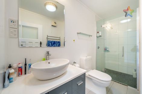 Photo of property in 18 Kauri Street, Eastbourne, Lower Hutt, 5013