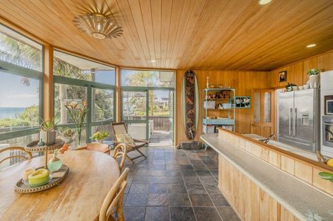 Photo of property in 24 Pye Place, Hot Water Beach, Whitianga, 3591