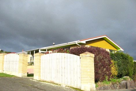 Photo of property in 27 Bayne Terrace, Macandrew Bay, Dunedin, 9014