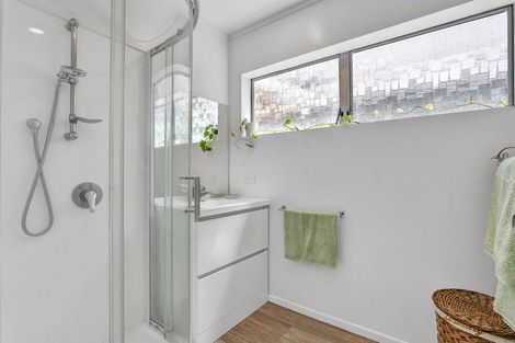 Photo of property in 57 Queens Road, Glen Avon, New Plymouth, 4312