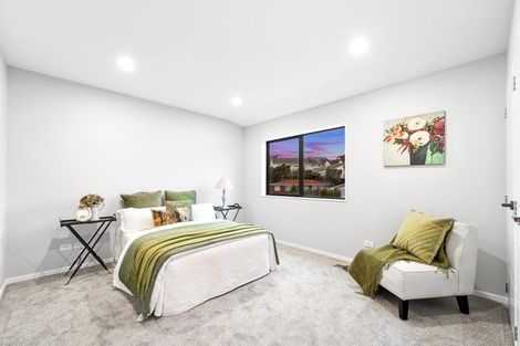 Photo of property in 13b Windermere Crescent, Blockhouse Bay, Auckland, 0600