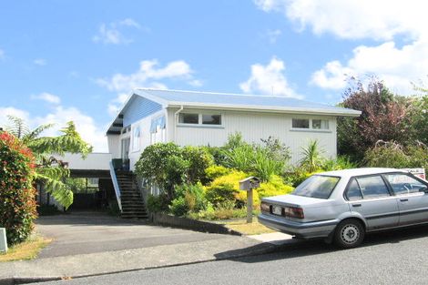 Photo of property in 19 Sunnyview Drive, Brown Owl, Upper Hutt, 5018
