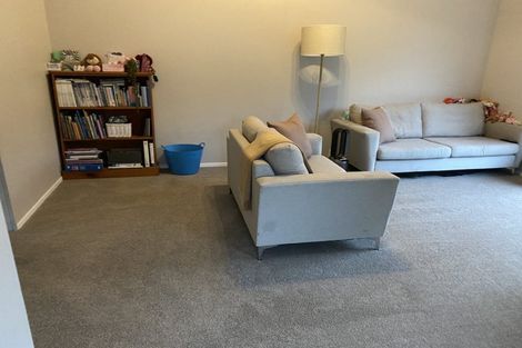 Photo of property in 43 Deverell Place, Northcross, Auckland, 0632