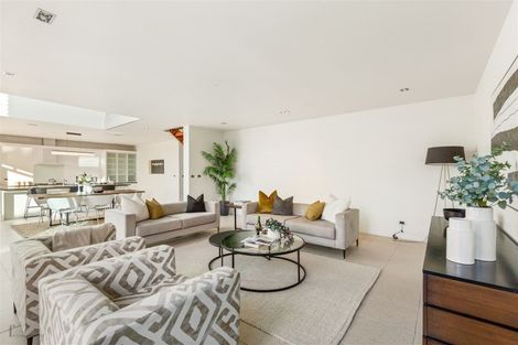 Photo of property in 7 Rangi Avenue, Schnapper Rock, Auckland, 0632