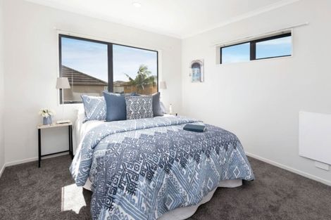 Photo of property in 52 Baverstock Road, Flat Bush, Auckland, 2016