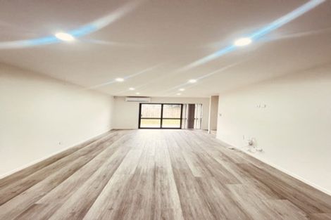 Photo of property in 4/2 Smiths Avenue, Papakura, 2110