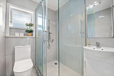 Photo of property in 51 Stottholm Road, Titirangi, Auckland, 0604