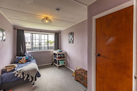 Photo of property in 12 Savage Crescent, Waipukurau, 4200