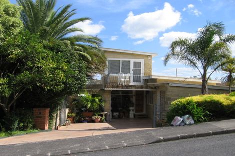 Photo of property in 34 Bayview Road, Browns Bay, Auckland, 0630