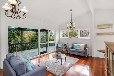 Photo of property in 7 Tranquil Glade, Hillcrest, Auckland, 0627