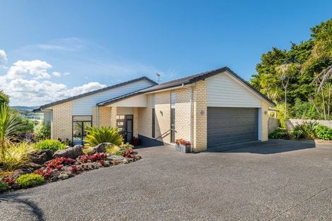 Photo of property in 15 Seagate Place, Red Beach, 0932