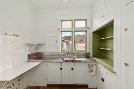 Photo of property in 158 Randwick Road, Moera, Lower Hutt, 5010