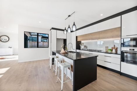 Photo of property in 2 Piki Street, Flat Bush, Auckland, 2019