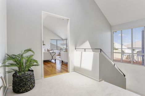 Photo of property in 2/43 Princes Street, Northcote Point, Auckland, 0627