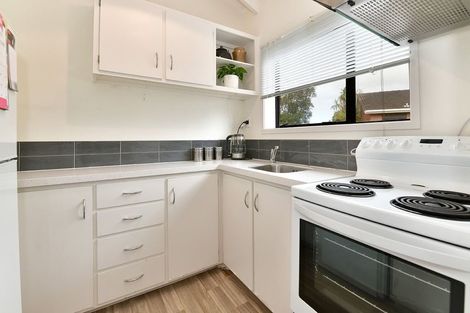 Photo of property in 12 Bellbird Place, Orewa, 0931