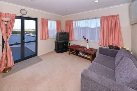 Photo of property in 43 Ribbonwood Crescent, Goodwood Heights, Auckland, 2105