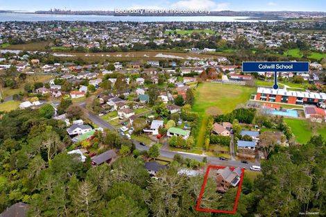 Photo of property in 27 Claverdon Drive, Massey, Auckland, 0614