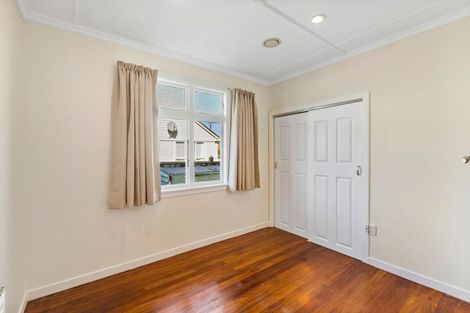 Photo of property in 43 Lismore Street, Strandon, New Plymouth, 4312