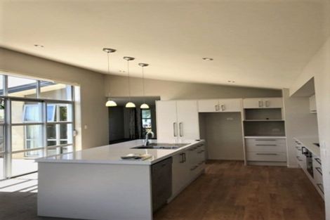 Photo of property in 10 Grassmere Street, Papanui, Christchurch, 8052