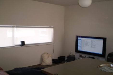 Photo of property in 21/2 Onslow Road, Khandallah, Wellington, 6035