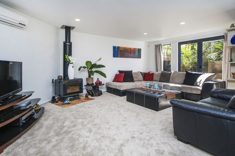 Photo of property in 70 Wood Bay Road, Titirangi, Auckland, 0604