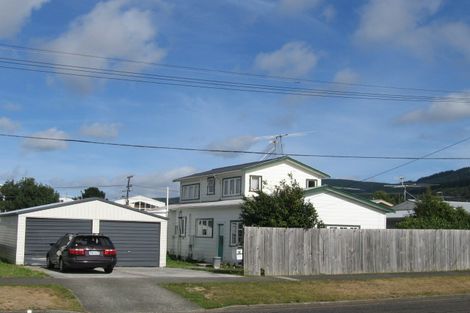 Photo of property in 13 Sandford Street, Trentham, Upper Hutt, 5018