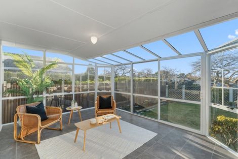 Photo of property in 43 Whitby Street, Burnside, Christchurch, 8053