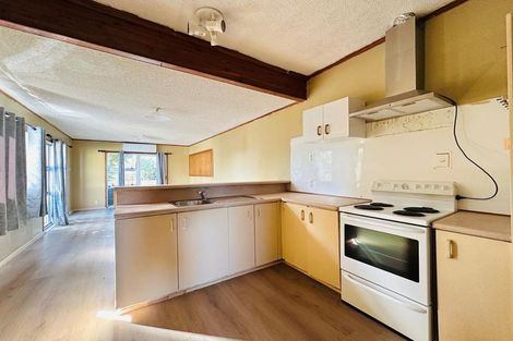 Photo of property in 39 Cambridge Terrace, Papatoetoe, Auckland, 2025