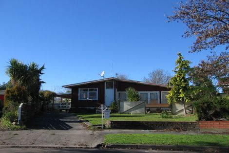 Photo of property in 51 Abraham Crescent, Milson, Palmerston North, 4414
