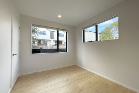 Photo of property in 44a Sylvan Crescent, Te Atatu South, Auckland, 0610