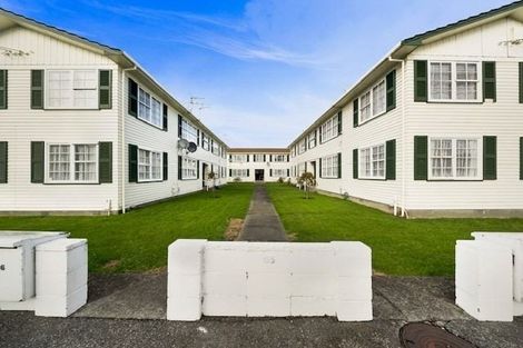 Photo of property in 1/95 Whites Line East, Waiwhetu, Lower Hutt, 5010