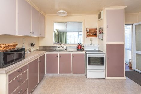 Photo of property in 4 Camellia Avenue, Aramoho, Whanganui, 4500