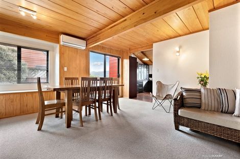 Photo of property in 8 Burbank Crescent, Churton Park, Wellington, 6037