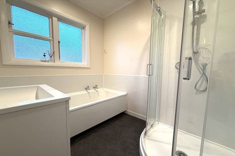 Photo of property in 11 Winara Avenue, Waikanae, 5036