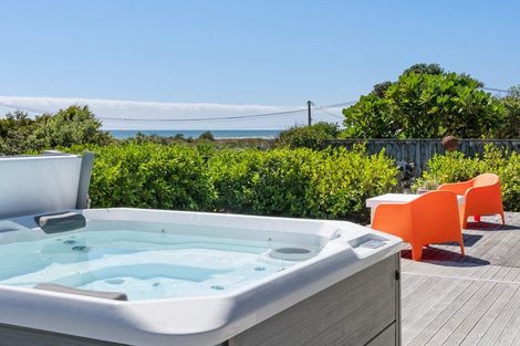 Photo of property in 17 Moana Street, Otaki Beach, Otaki, 5512